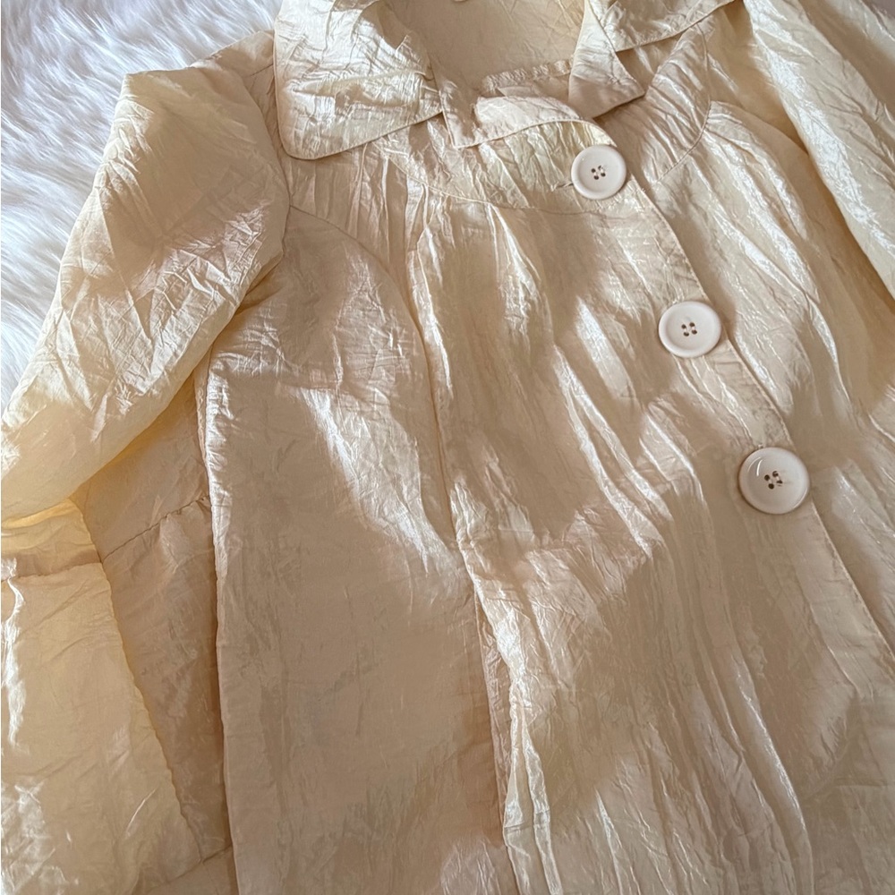 Lightweight Cream Button-Front Blazer Jacket - Picture 11 of 12
